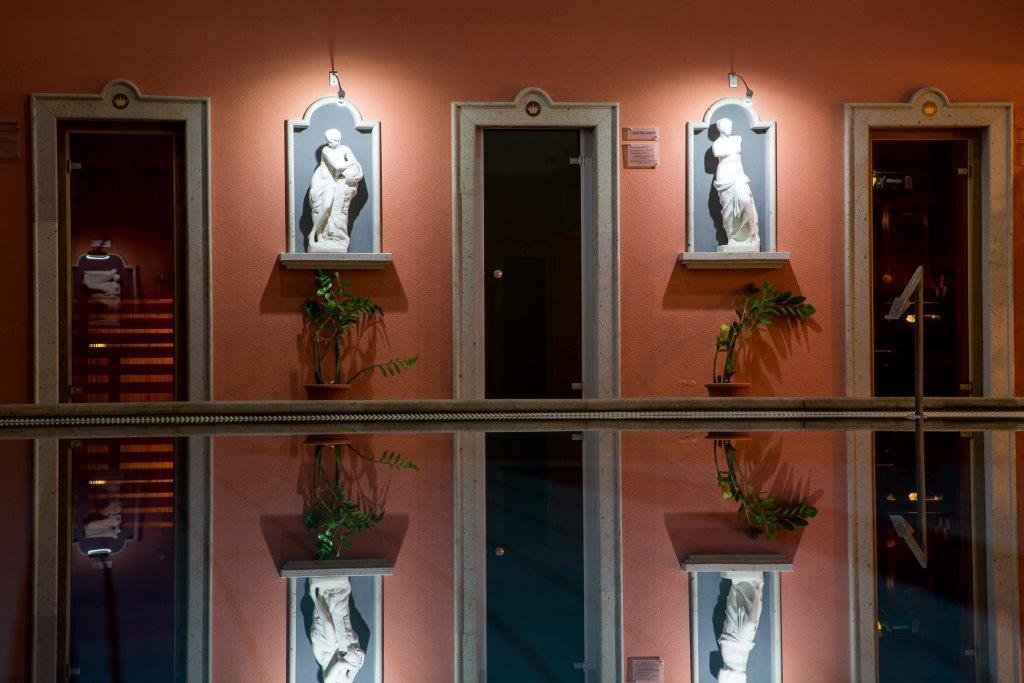 Egri Korona Borhaz Es Wellness Hotel Demjén Exterior foto
