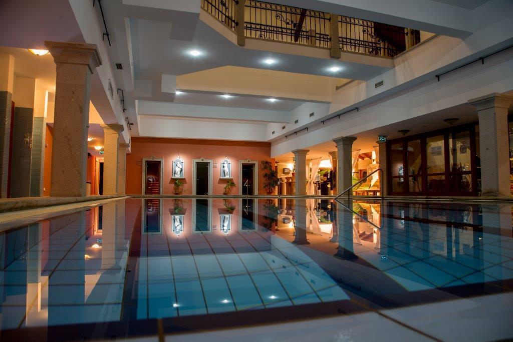 Egri Korona Borhaz Es Wellness Hotel Demjén Exterior foto