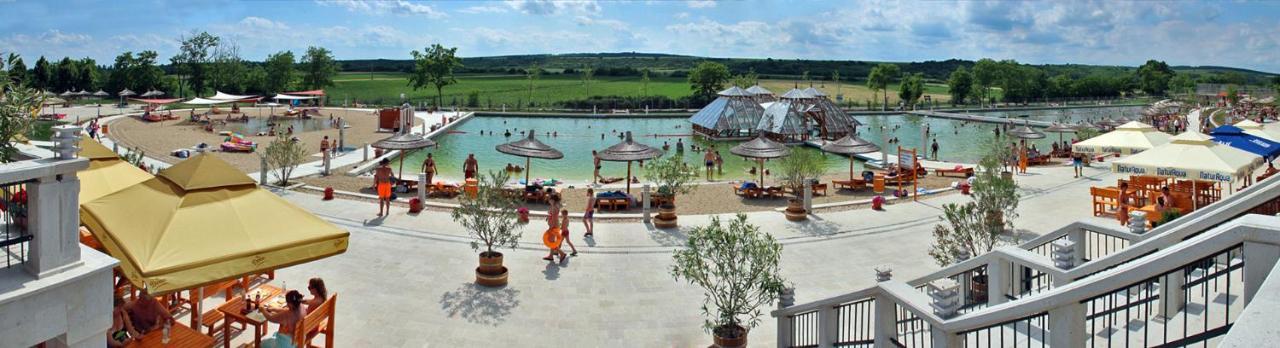 Egri Korona Borhaz Es Wellness Hotel Demjén Exterior foto