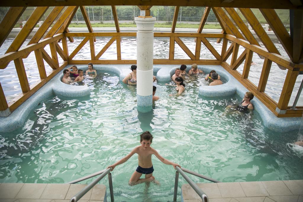 Egri Korona Borhaz Es Wellness Hotel Demjén Exterior foto