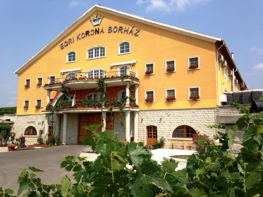 Egri Korona Borhaz Es Wellness Hotel Demjén Exterior foto