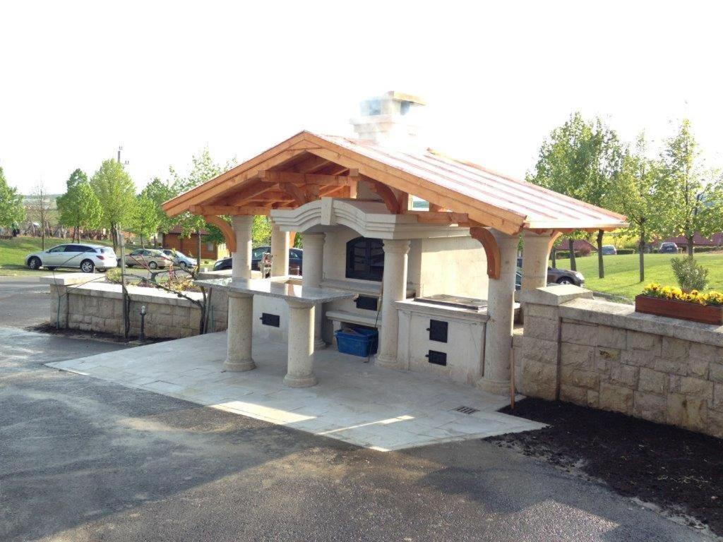 Egri Korona Borhaz Es Wellness Hotel Demjén Exterior foto